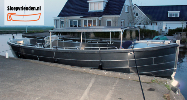 Nieuwe sloep te water gelaten